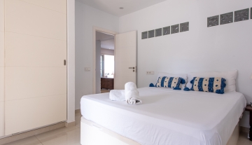 Resa estates Ibiza san Jose te koop villa main bedroom 6.jpg